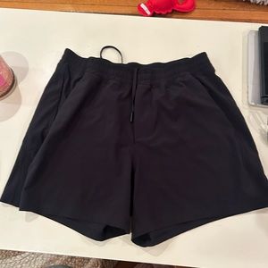 lululemon men's pace breaker shorts 7" size L black linerless